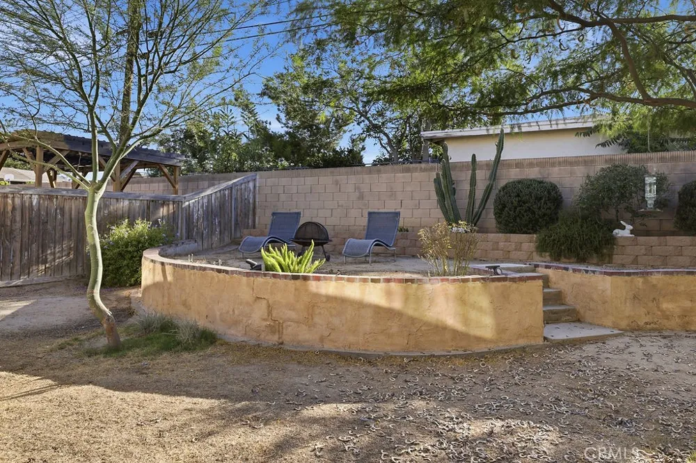 38519 37th E Palmdale, CA 93550