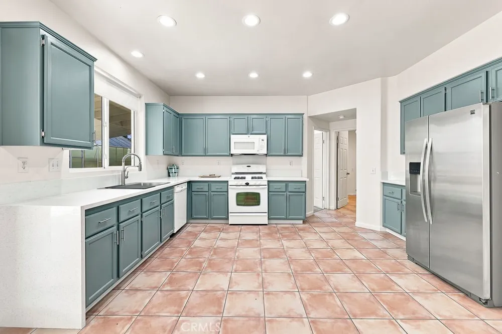 38519 37th E Palmdale, CA 93550