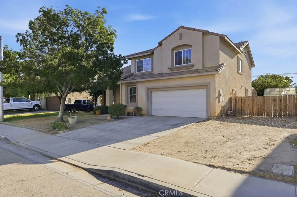 38519 37th E Palmdale, CA 93550