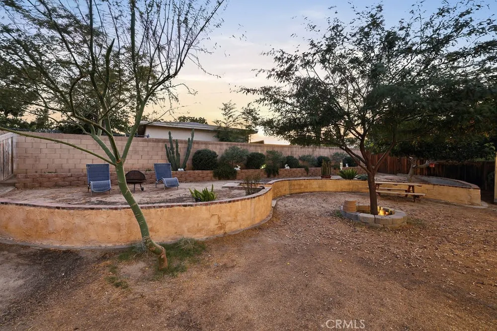 38519 37th E Palmdale, CA 93550