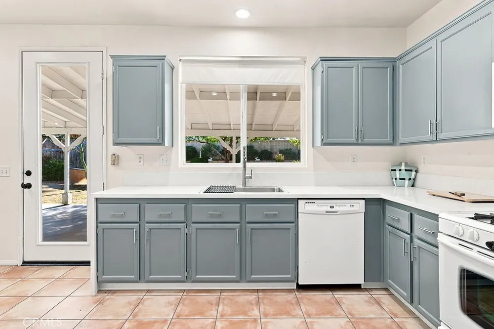 38519 37th E Palmdale, CA 93550