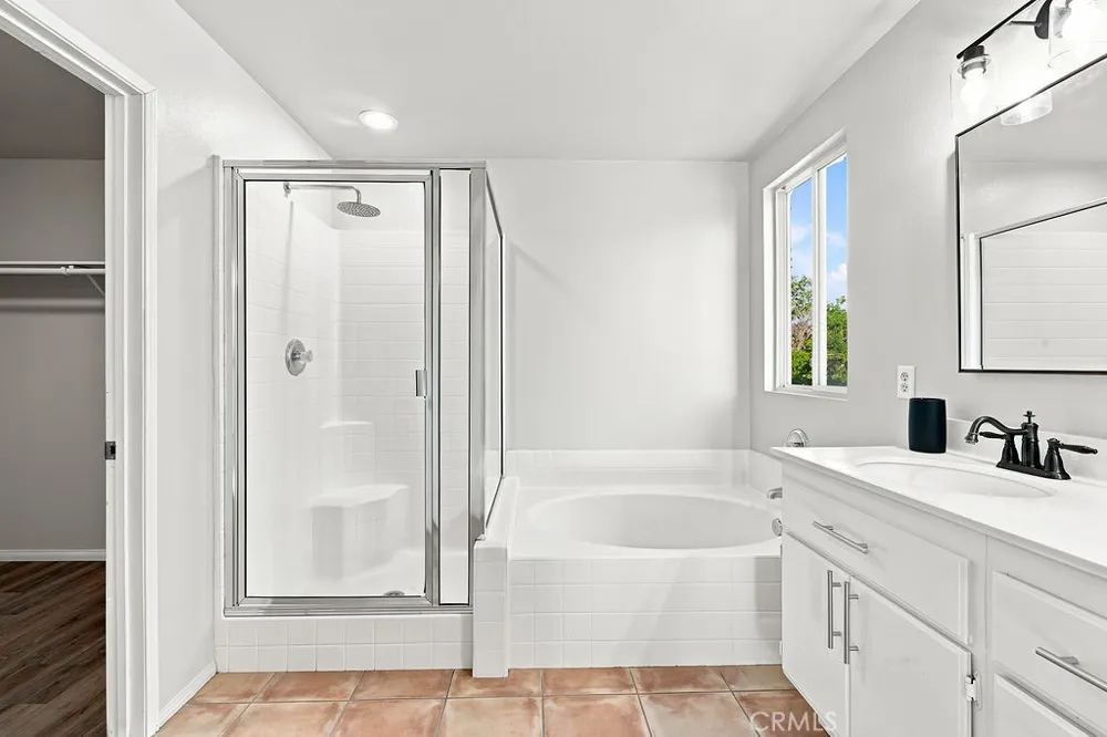 38519 37th E Palmdale, CA 93550