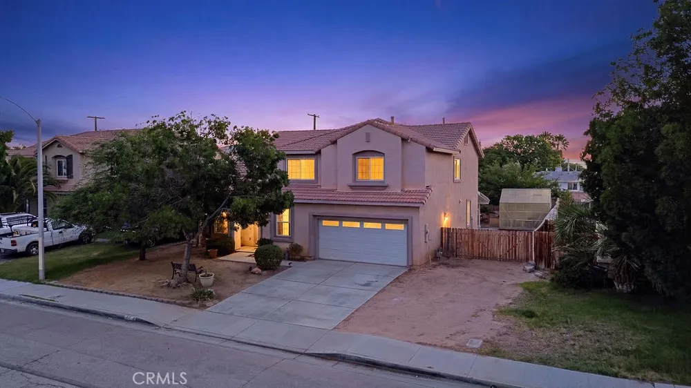 38519 37th E Palmdale, CA 93550