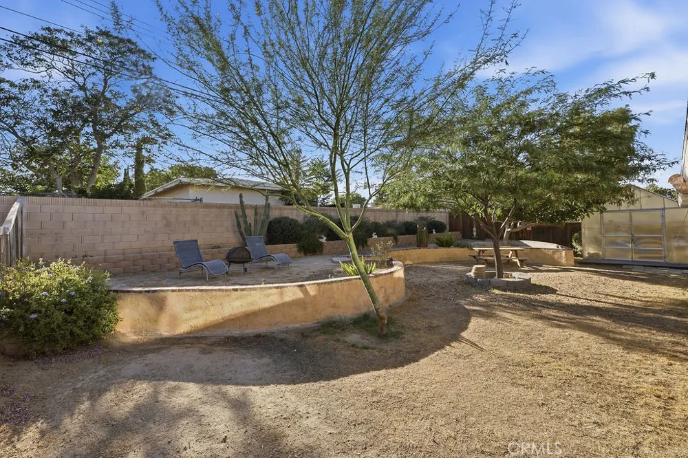 38519 37th E Palmdale, CA 93550