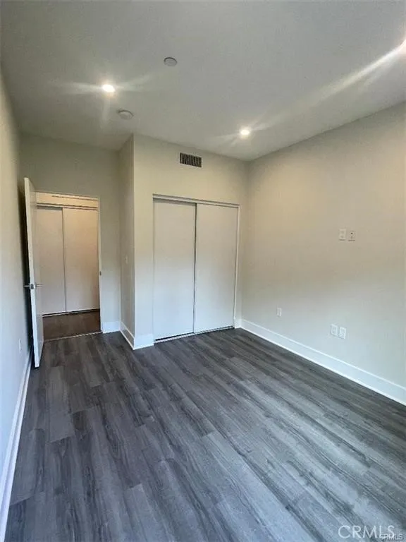 6445 Woodley Avenue #204 Lake Balboa, CA 91406