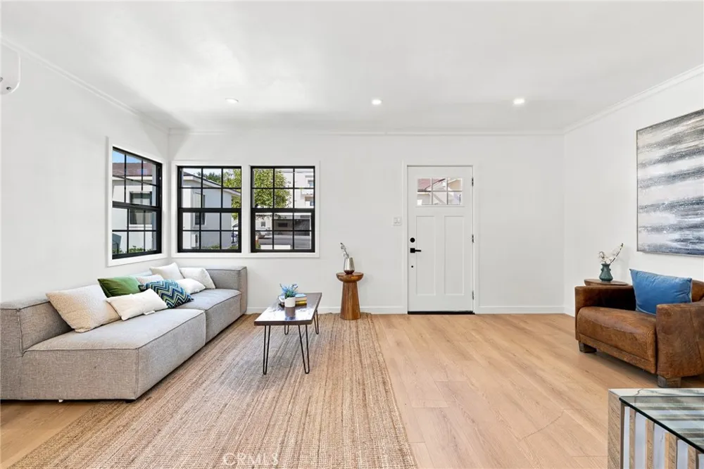 1983 Lake Avenue Altadena, CA 91001