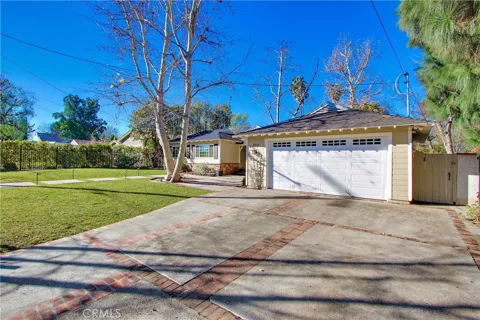 5923 Jumilla Avenue