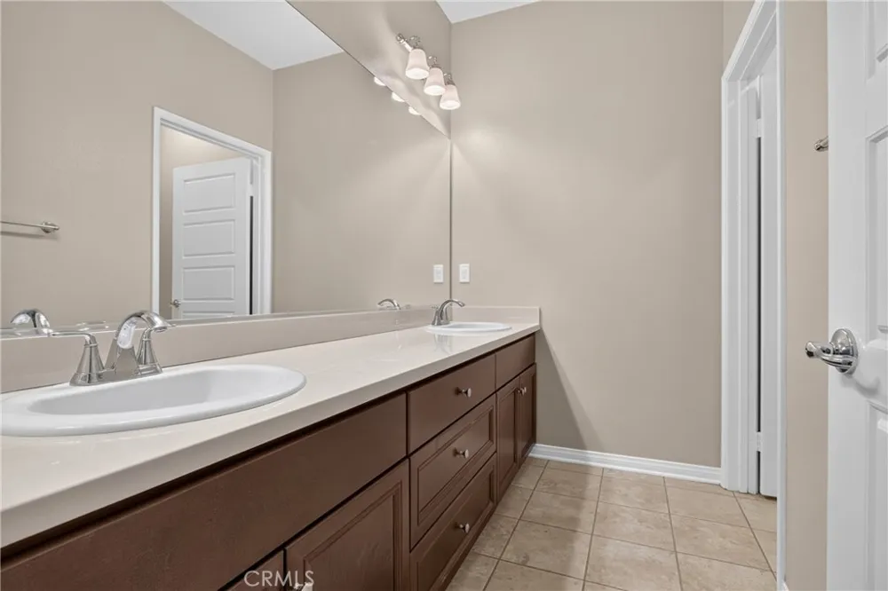 20329 Paseo Los Arcos Porter Ranch, CA 91326