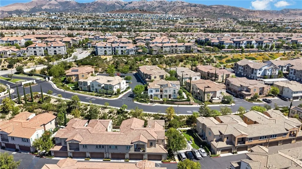 20329 Paseo Los Arcos Porter Ranch, CA 91326