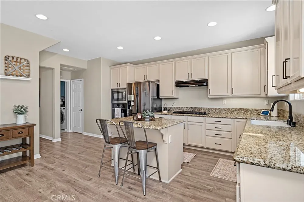 28060 Linda Lane Saugus, CA 91350