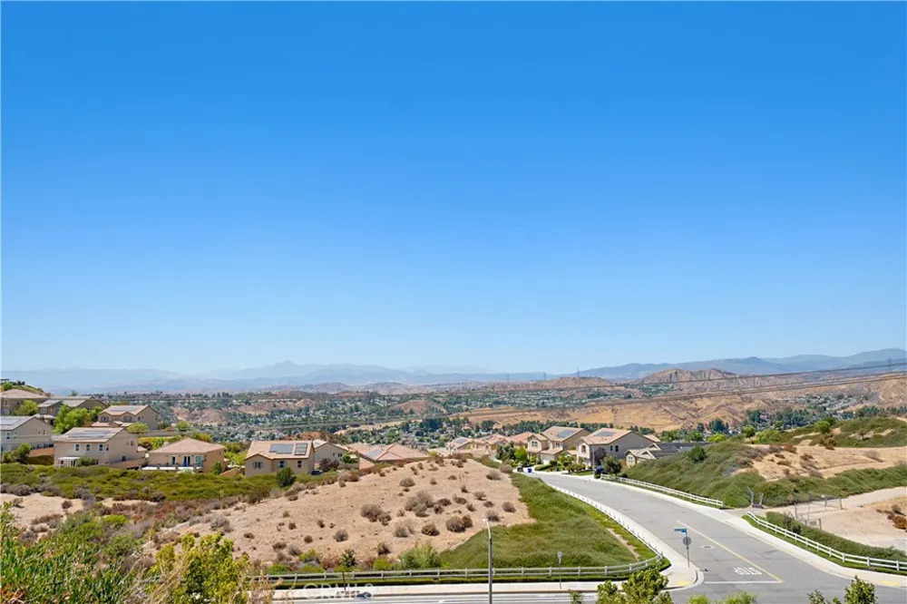 28060 Linda Lane Saugus, CA 91350