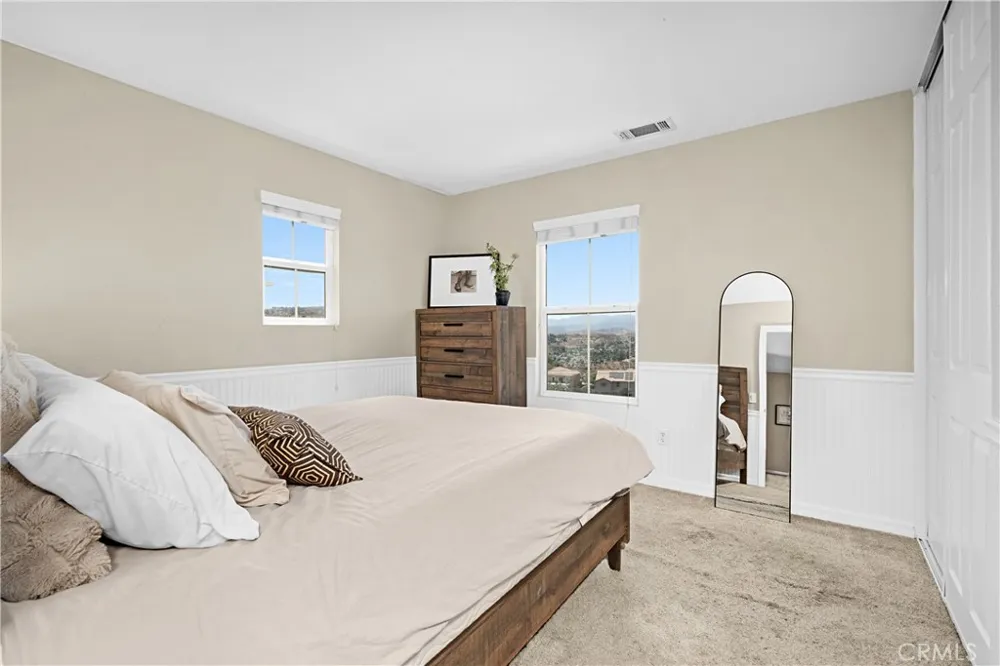 28060 Linda Lane Saugus, CA 91350