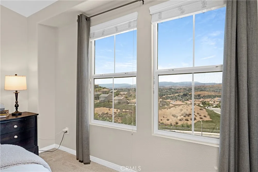 28060 Linda Lane Saugus, CA 91350