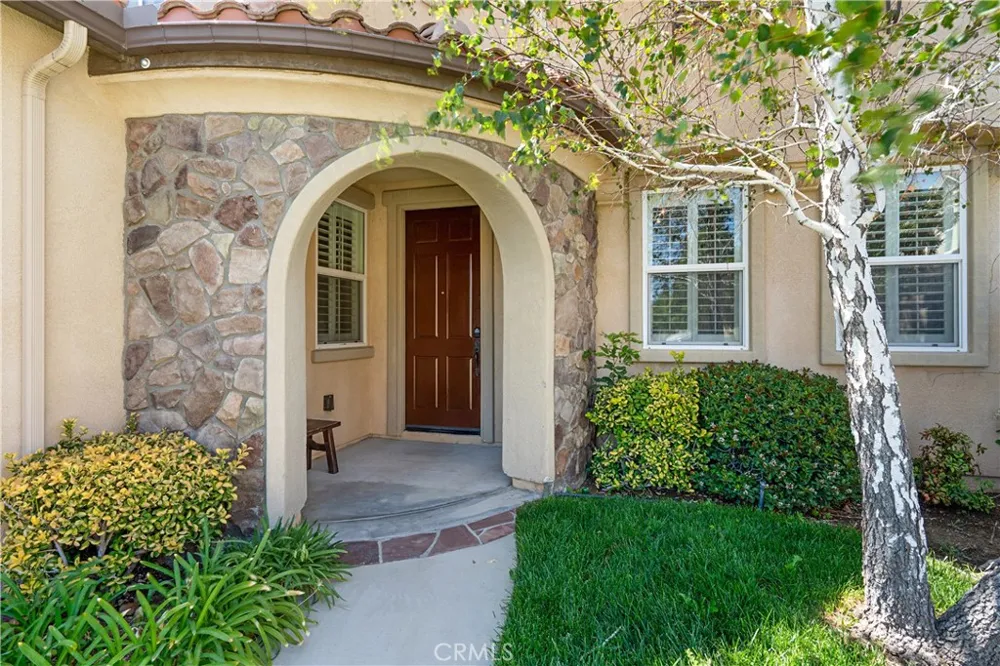 28060 Linda Lane Saugus, CA 91350