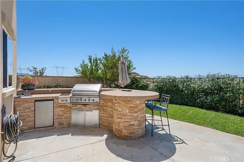 28060 Linda Lane Saugus, CA 91350