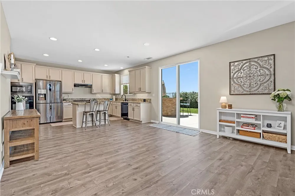 28060 Linda Lane Saugus, CA 91350