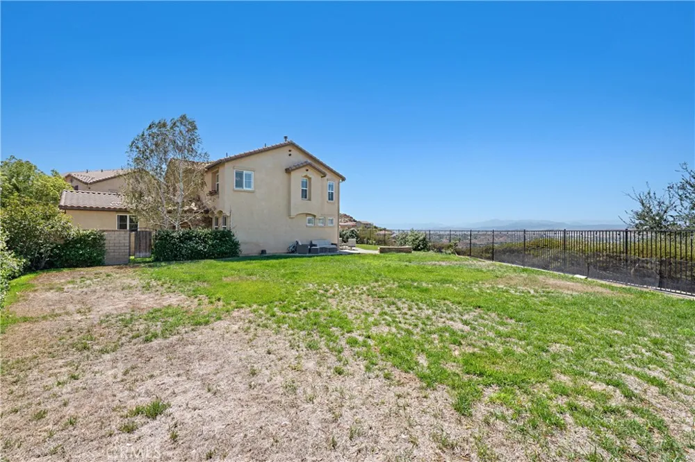 28060 Linda Lane Saugus, CA 91350