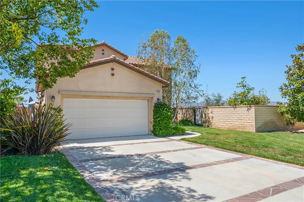 28060 Linda Lane Saugus, CA 91350