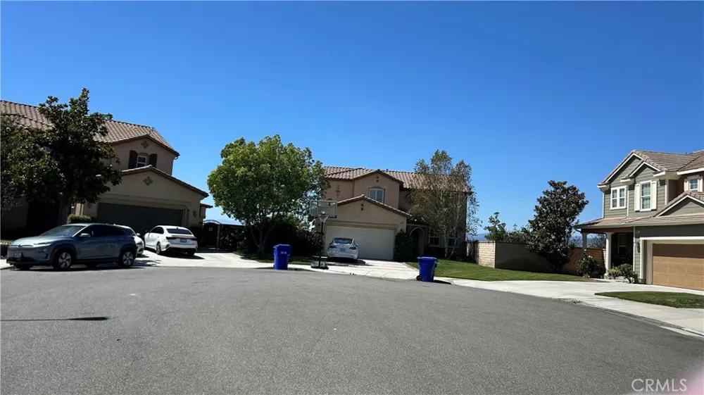 28060 Linda Lane Saugus, CA 91350