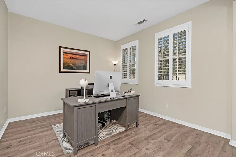 28060 Linda Lane Saugus, CA 91350