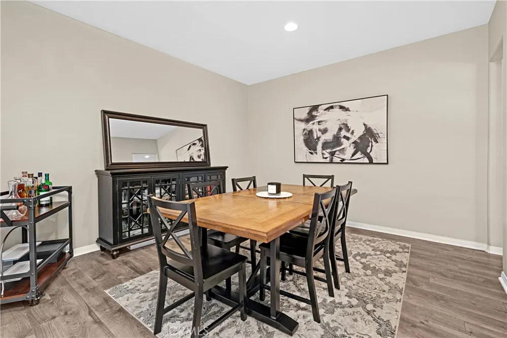28060 Linda Lane Saugus, CA 91350