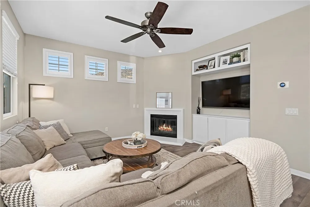 28060 Linda Lane Saugus, CA 91350