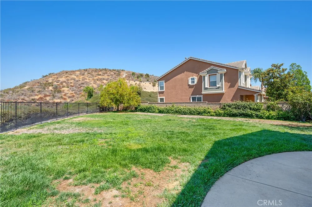 28060 Linda Lane Saugus, CA 91350