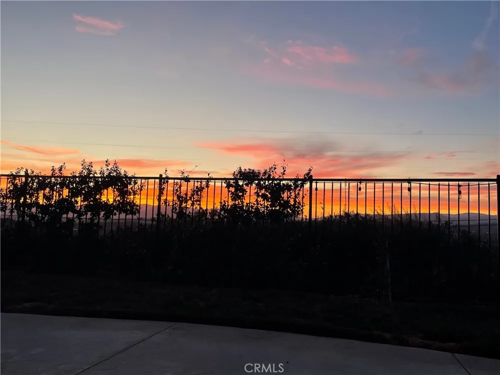 28060 Linda Lane Saugus, CA 91350