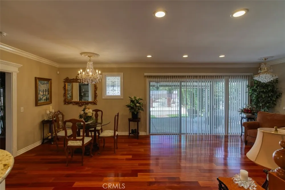 8315 Canterbury Avenue Sun Valley, CA 91352