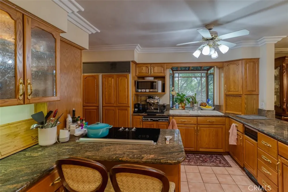 8315 Canterbury Avenue Sun Valley, CA 91352