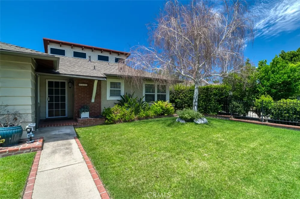 8315 Canterbury Avenue Sun Valley, CA 91352