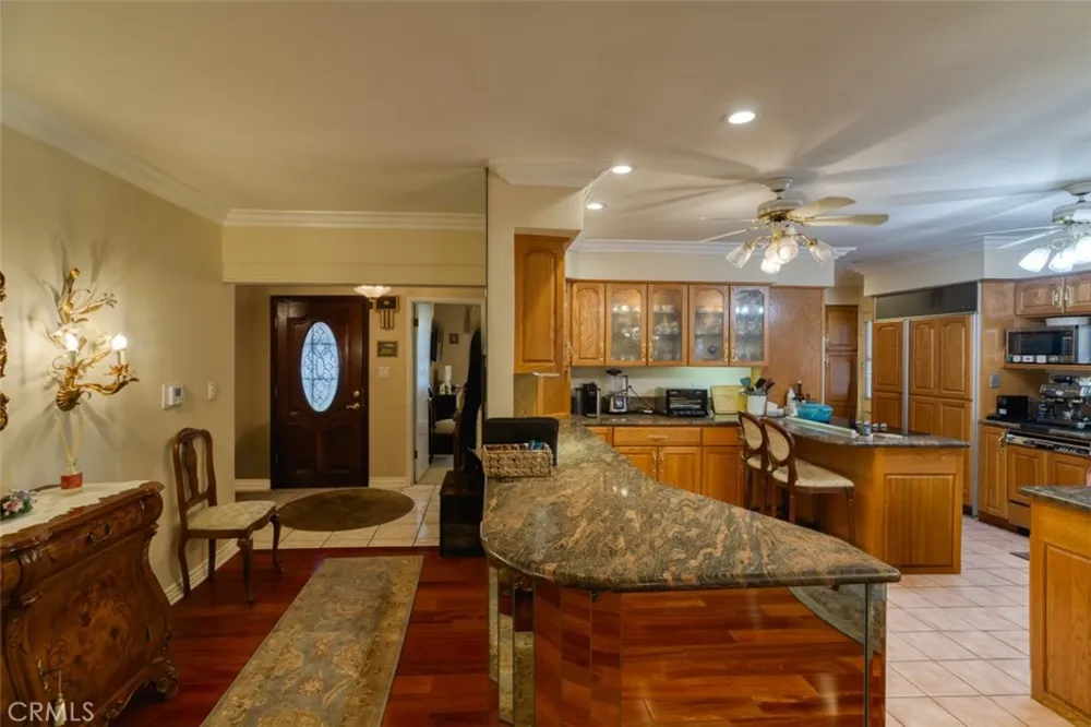 8315 Canterbury Avenue Sun Valley, CA 91352