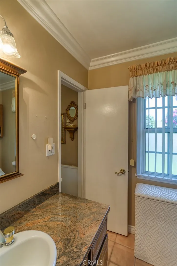 8315 Canterbury Avenue Sun Valley, CA 91352