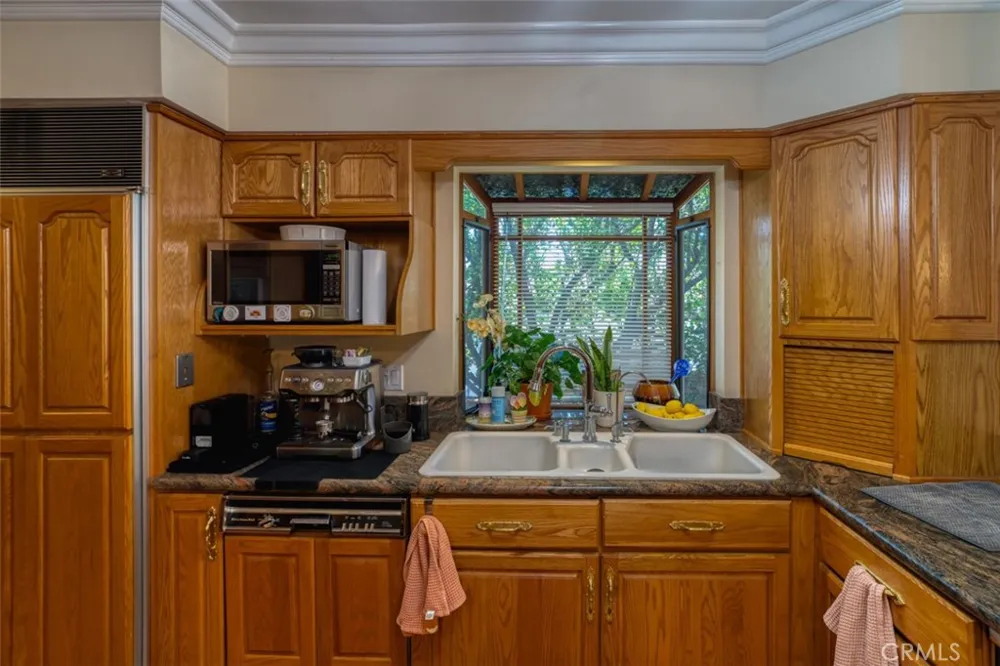 8315 Canterbury Avenue Sun Valley, CA 91352