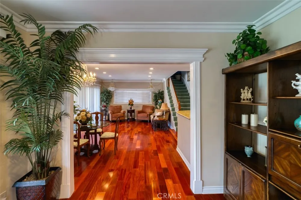 8315 Canterbury Avenue Sun Valley, CA 91352