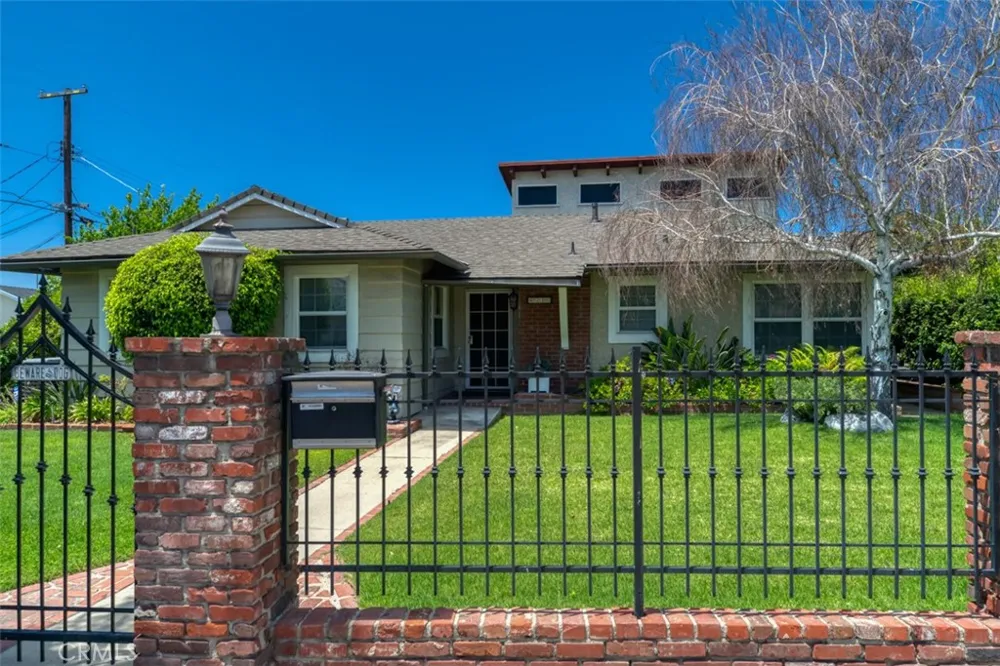 8315 Canterbury Avenue Sun Valley, CA 91352