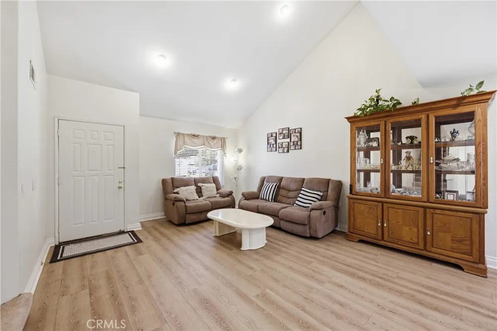 2024 Riverbirch Simi Valley, CA 93063