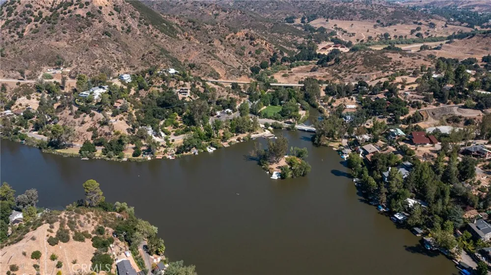 28923 Crags Agoura Hills, CA 91301