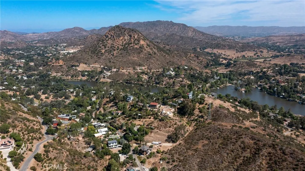 28923 Crags Agoura Hills, CA 91301