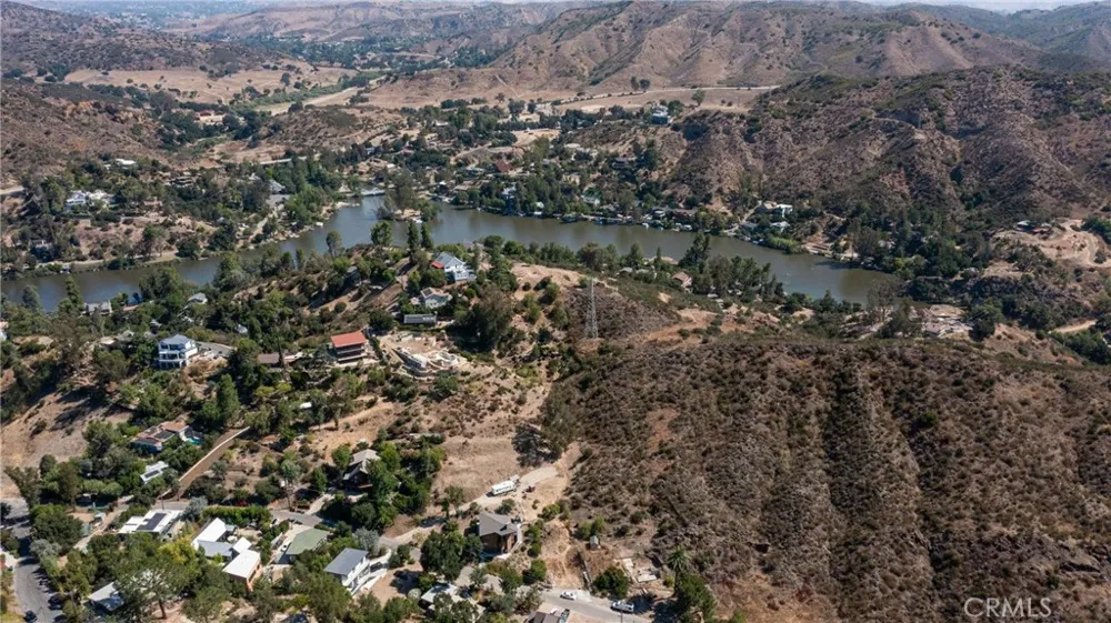 28923 Crags Agoura Hills, CA 91301