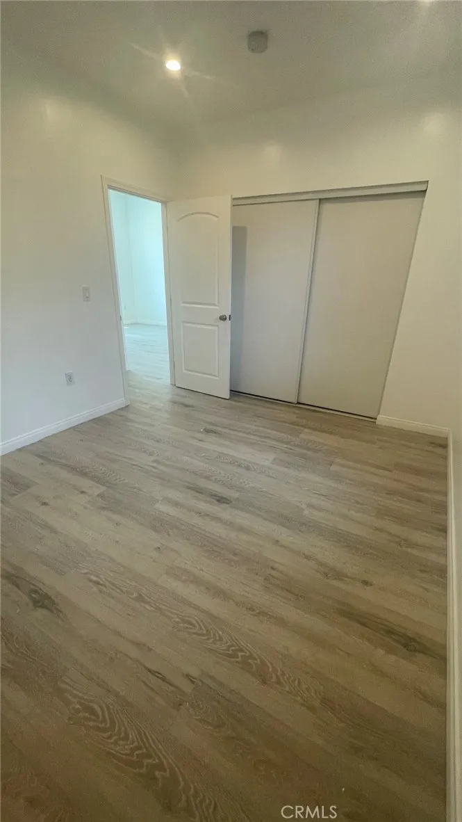 16023 Wyandotte Street Lake Balboa, CA 91406