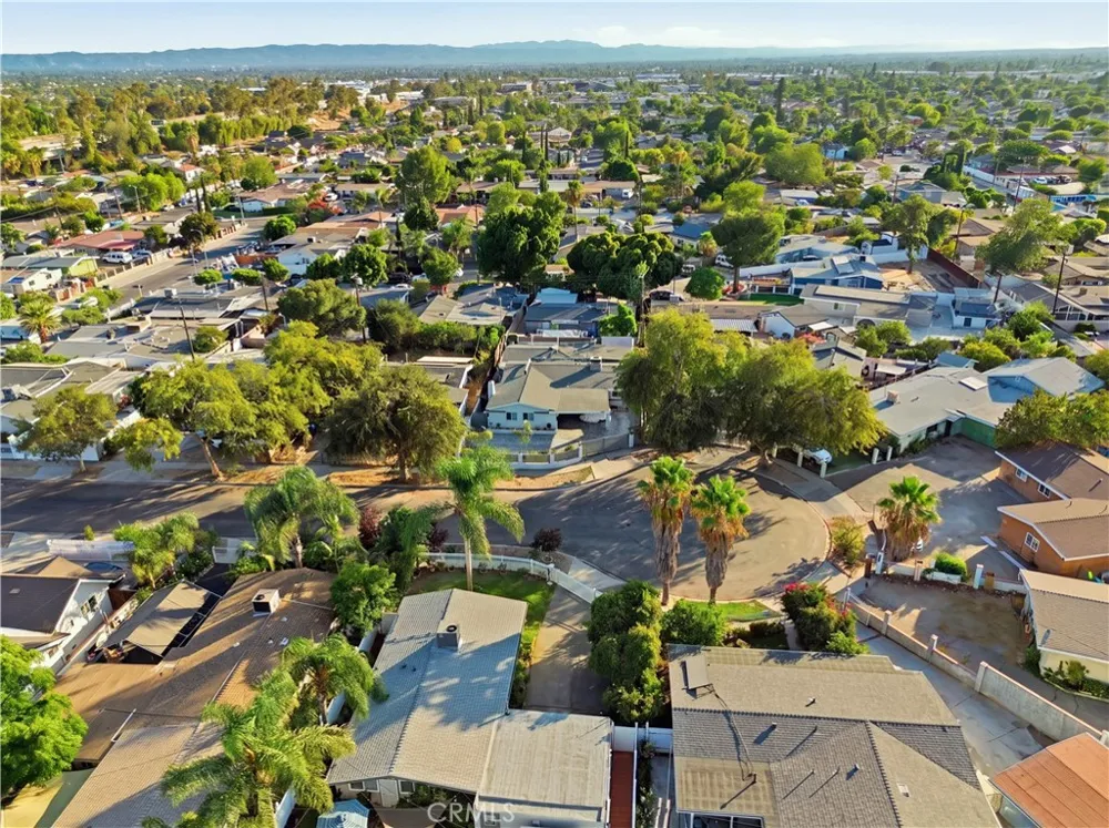 11863 Phillippi Avenue Pacoima, CA 91331