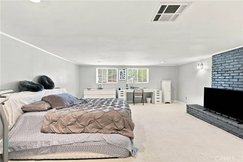 11863 Phillippi Avenue Pacoima, CA 91331