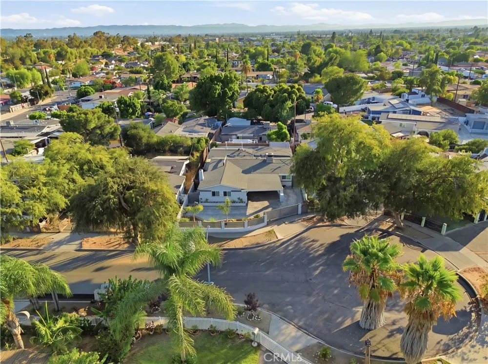 11863 Phillippi Avenue Pacoima, CA 91331