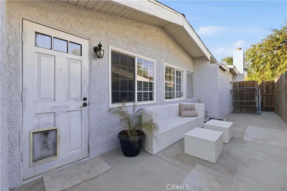 11863 Phillippi Avenue Pacoima, CA 91331