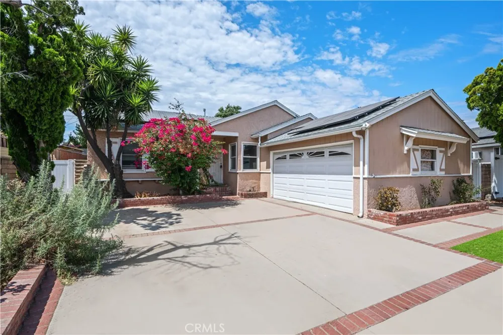 14515 Daubert San Fernando, CA 91345