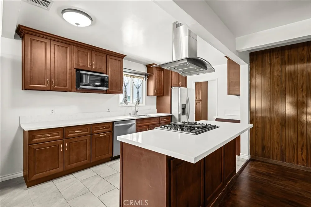 14515 Daubert San Fernando, CA 91345