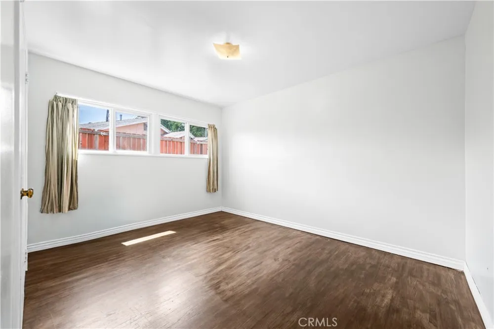 14515 Daubert San Fernando, CA 91345