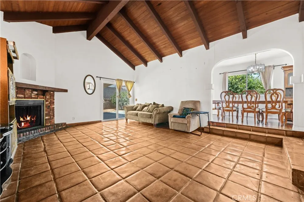 14515 Daubert San Fernando, CA 91345
