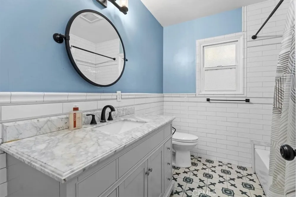 14319 Valerio Street Van Nuys, CA 91405